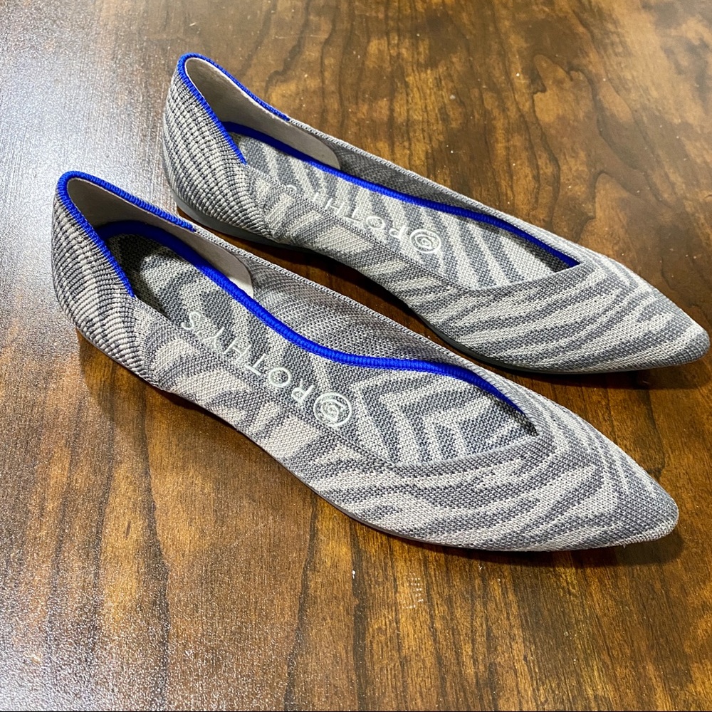 NWT Rothy’s “The Point”- Zebra
